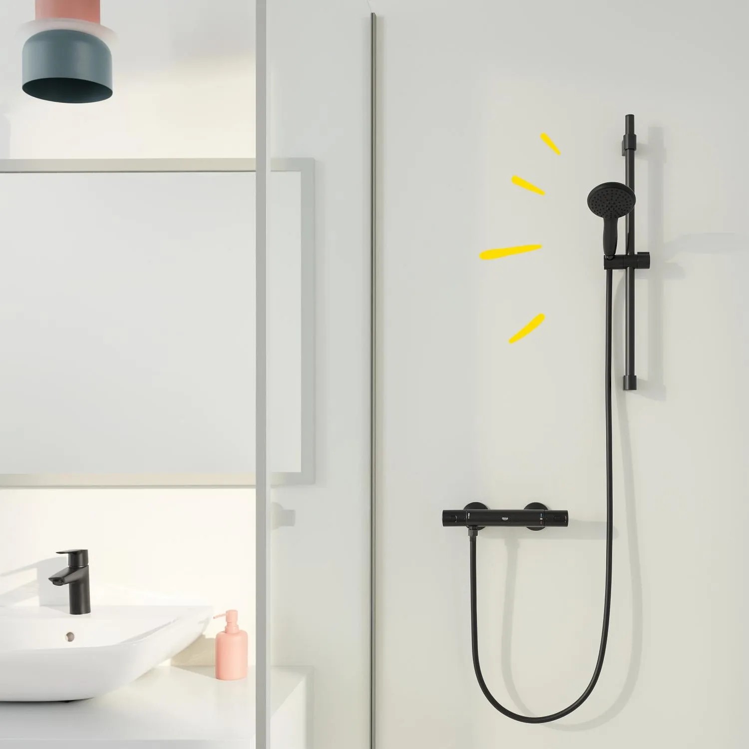 Grohe VitalioFlex Trend, flessibile doccia 175 cm nero opaco in bagno.
