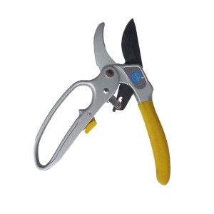 Cesoie da potatura t.b.t. con manico giallo per tagli precisi.