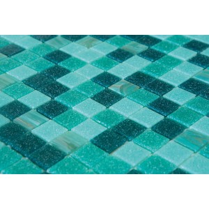 Piastrelle a mosaico turchesi per bagno e cucina.