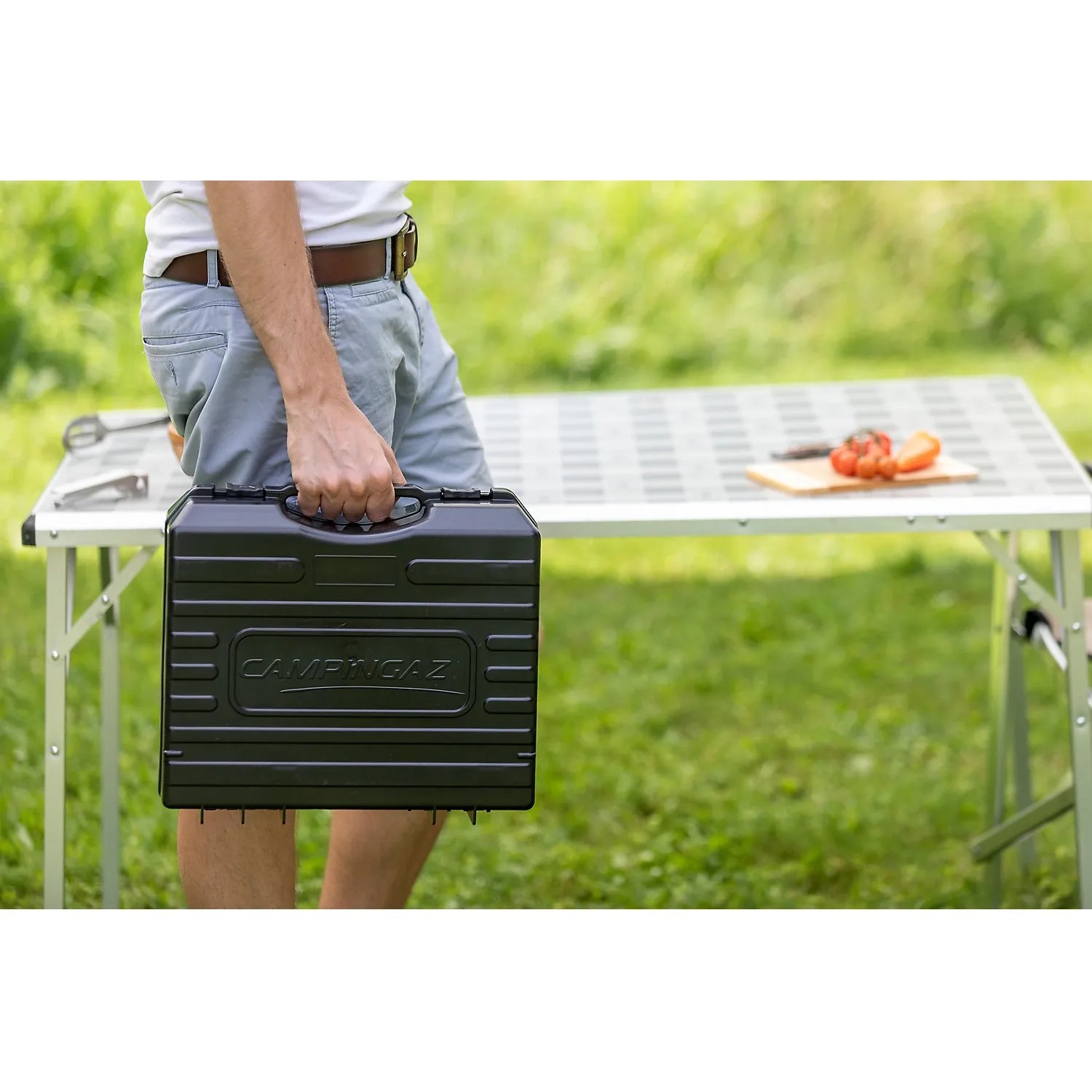 Fornello da tavolo Campingaz Camp'Bistro 3 nella valigetta di trasporto. Ideale per campeggio e picnic.