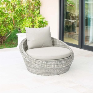 Poltrona da esterno t.b.t. grigia con cuscino, categoria Divani e poltrone da esterno.