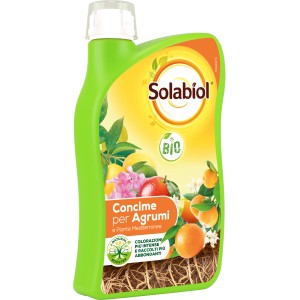 Concime per agrumi Solabiol in flacone verde. Fertilizzante speciale per agrumi.