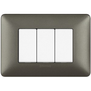 Placca t.b.t. con tre interruttori bianchi, categoria: Placche e comandi.