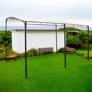 Gazebo t.b.t. con struttura nera e copertura in tessuto beige in giardino.