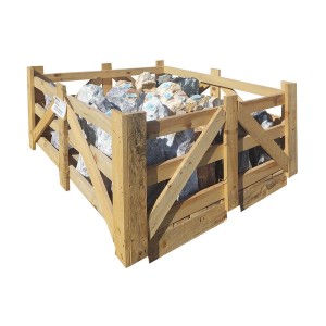 Ciottoli e granulati in cassa di legno.