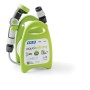 Avvolgitubo verde con spruzzatore e connettore per irrigazione.