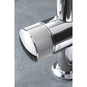 Dettaglio: Miscelatore monocomando Grohe Blue Pure BauCurve con finitura cromata.