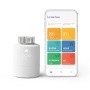 tado° Kit di base per termostato radiatore smart V3+ con vista app su smartphone.