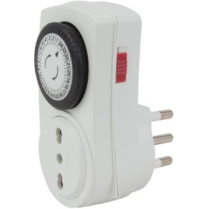 Timer da interno bianco con quadrante per impostare i tempi di commutazione.
