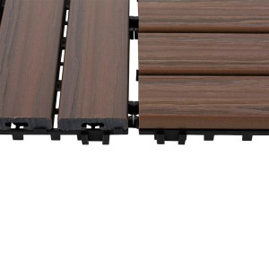 Piastrelle per pavimentazione esterna in legno composito marrone.