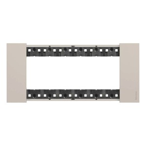 Placca t.b.t. per interruttori e prese