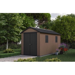 Casetta da giardino in plastica con doppia porta e due finestre in giardino.