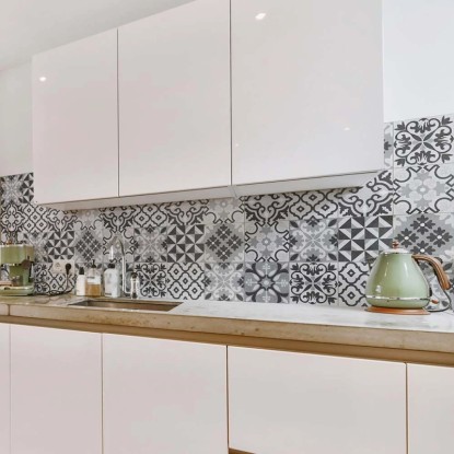 Paraschizzi Autoadesivo ignifugo Cementine Tortora 260x60 cm