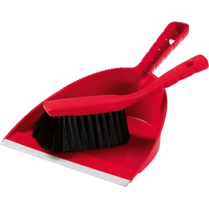 Set paletta rossa: spazzola a mano con setole nere appoggiata su paletta rossa. Set di base per la pulizia della casa.