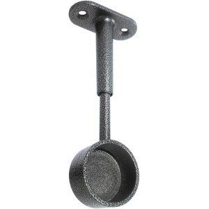 Staffa metallica per asta appendiabiti per montaggio a soffitto, parte della sistemazione cucina.