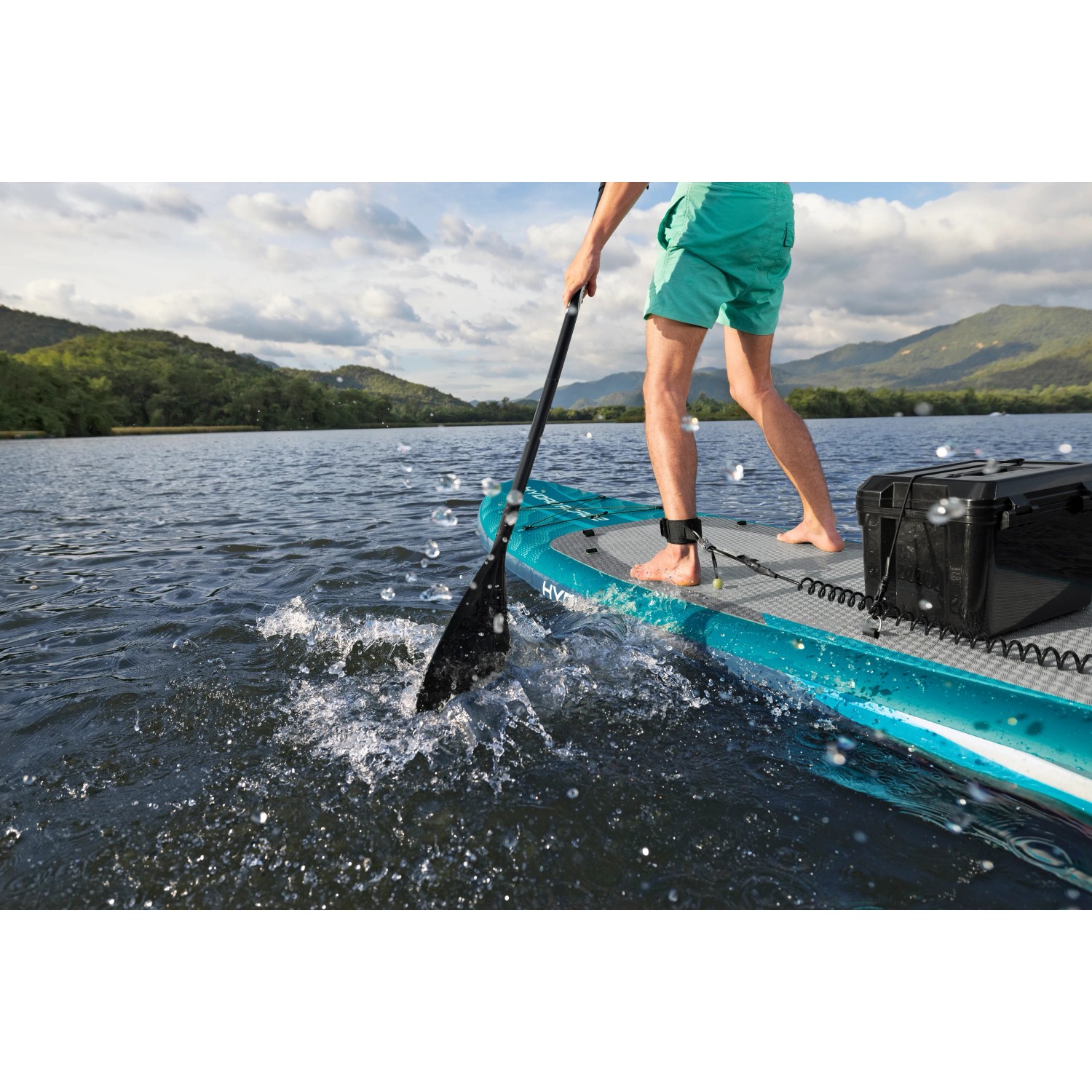 Bestway SUP Board Aqua Drifter con canoista, pagaia e accessori sull'acqua.
