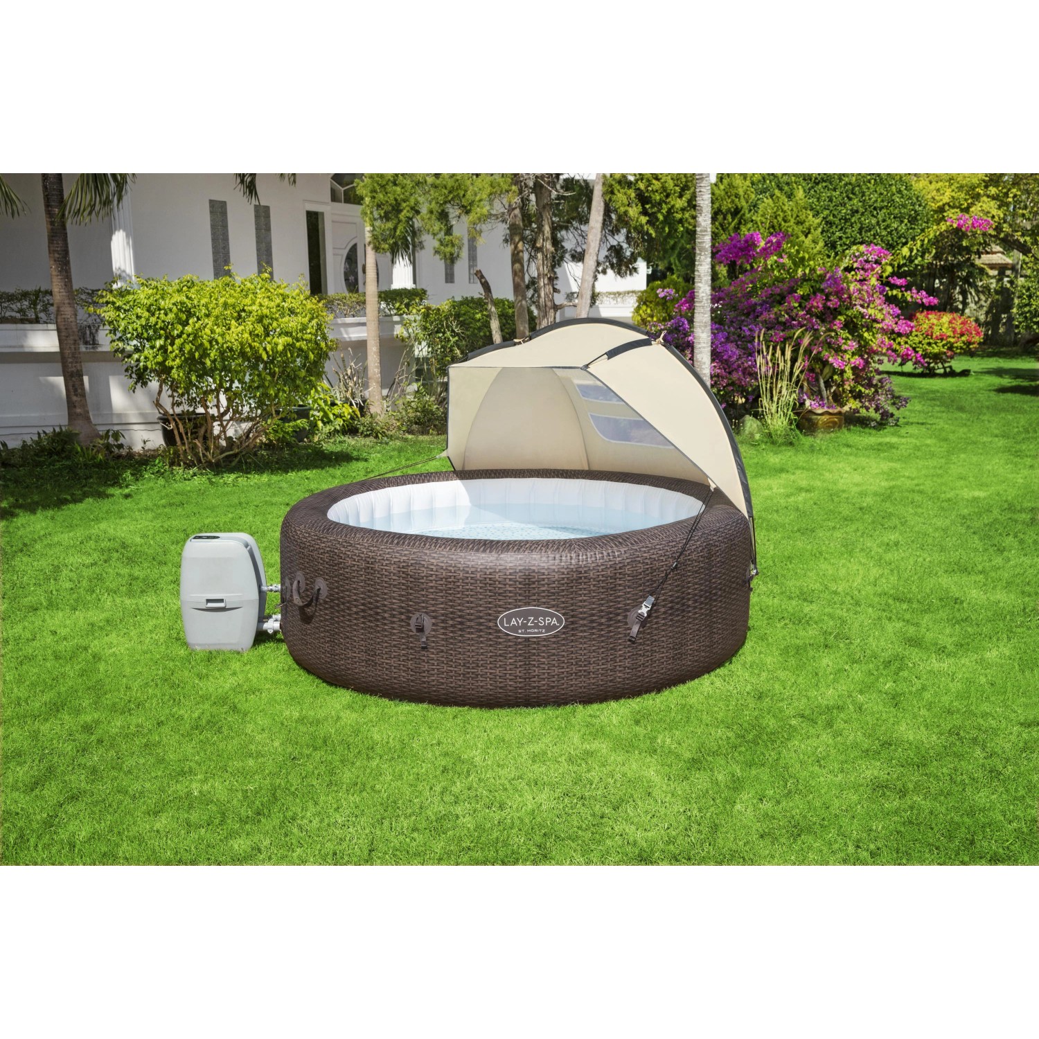 Bestway LAY-Z-SPA con tendalino in giardino. Copertura per vasca idromassaggio per maggiore comfort.