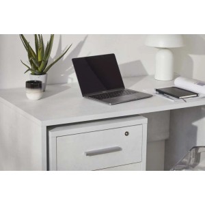 t.b.t. mobile archivio sotto scrivania con laptop, lampada e decorazioni.