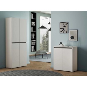 Armadi t.b.t. chiari: armadio alto e cassettiera in un moderno soggiorno.