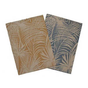 Due tappetini t.b.t. con motivo a palma in giallo e blu.