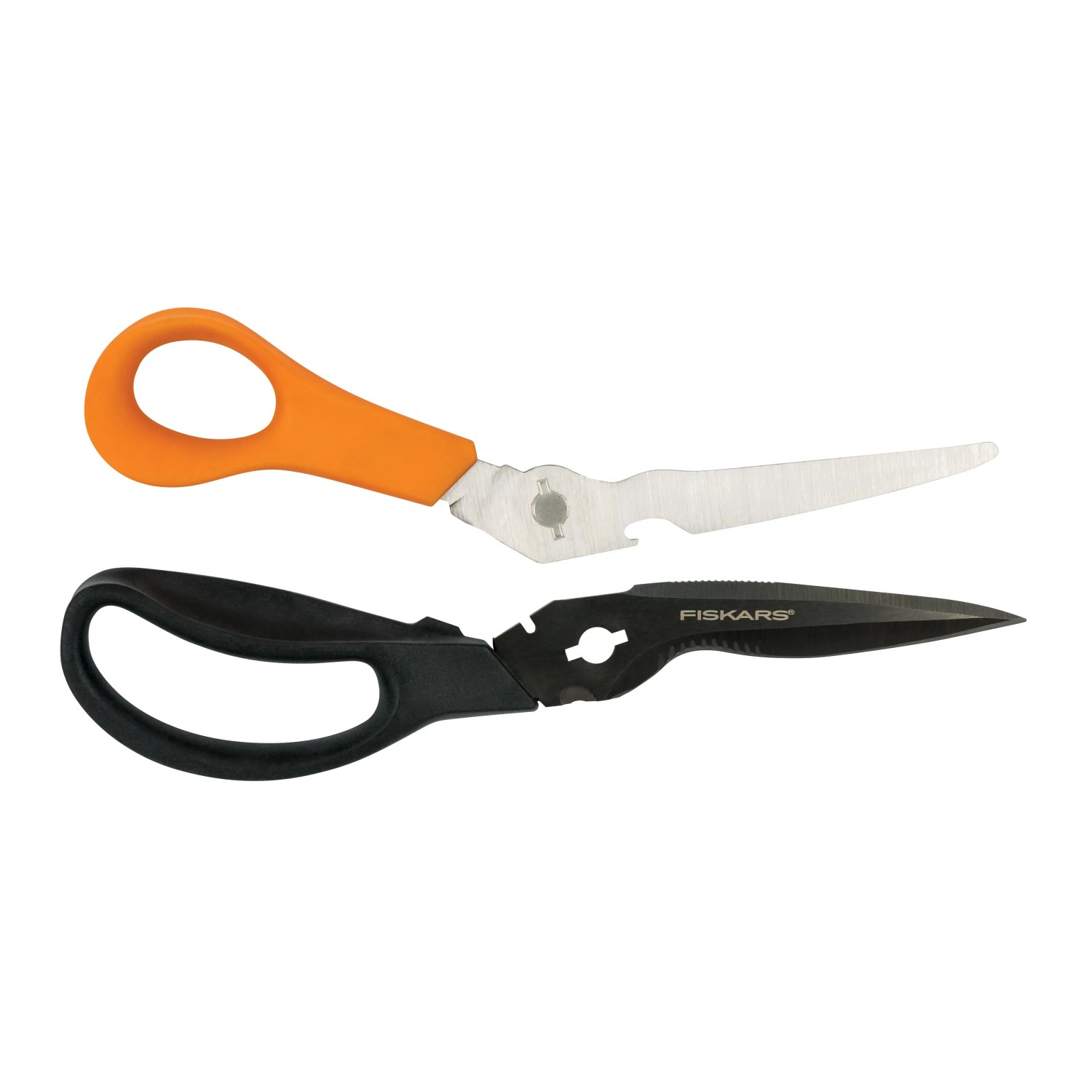 Due utensili da taglio: un paio di forbici per pollame con manico arancione e un paio di forbici Fiskars nere.