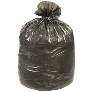 Sacco della spazzatura nero pieno, legato. Ideale per lo smaltimento dei rifiuti.