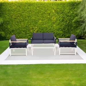 Set di mobili da giardino t.b.t. con divano, due poltrone e tavolo.