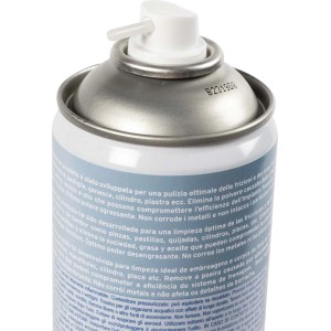 Dettaglio di una bomboletta spray per riparazioni e pulizia. Ideale per freni e altre parti.