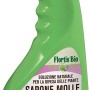 t.b.t. Insetticida biologico in flacone spray verde con erogatore arancione.
