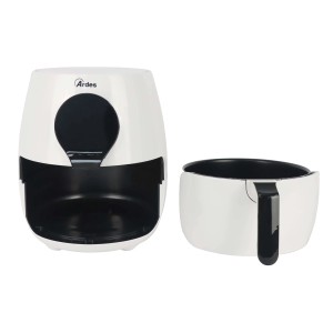 Friggitrice bianca con cestello estraibile.