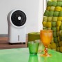 Ventilatore t.b.t. bianco mobile dal design moderno per un clima interno piacevole.