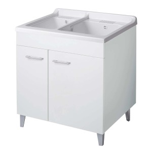 Mobile lavatoio bianco con due vasche e maniglie argentate.