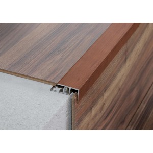 Profilo per bordi scale marrone per laminato o parquet.