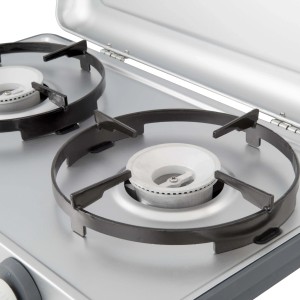 Fornello da campeggio a due fuochi, ideale per avventure all'aria aperta.