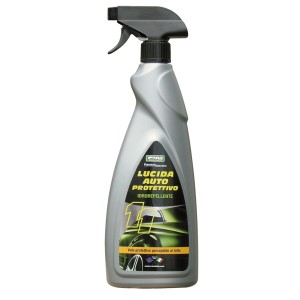 t.b.t. Prodotto per la cura dell'auto in flacone spray.