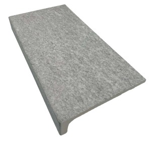 Battiscopa grigio (Battiscopa) con bordo arrotondato.