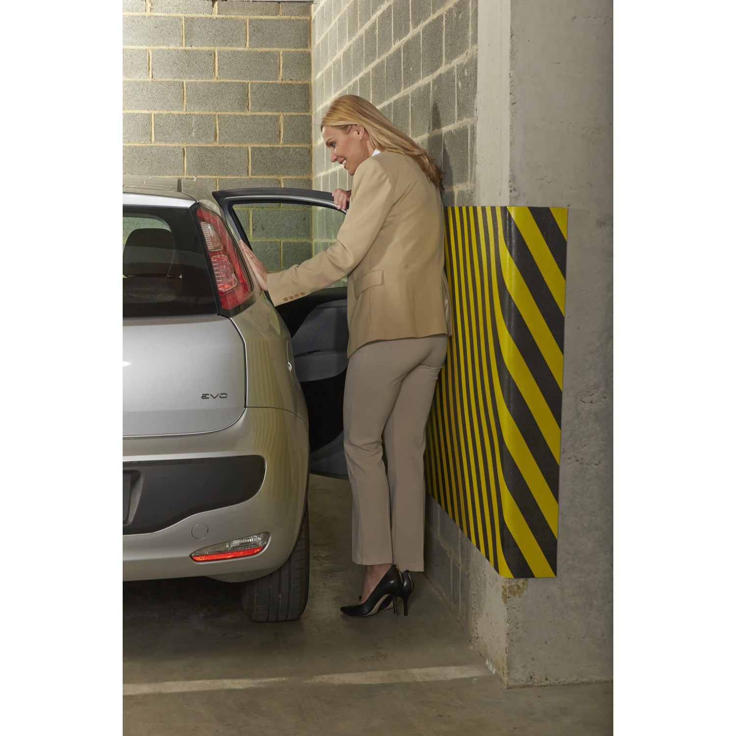 Paracolpi Garage Auto 2 Rotoli - Protezione Muro Autoadesiva 2m X 20cm Per Portiere E Pareti - Foto 9