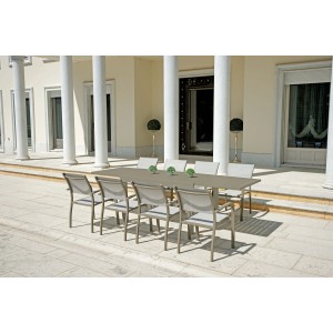 Tavolo da giardino grigio con 8 sedie, set per esterni.