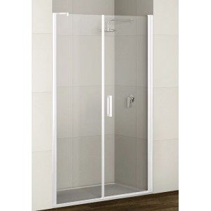 Porta doccia t.b.t. con telaio e maniglia bianchi in ambiente bagno.