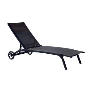 Lettino prendisole nero t.b.t. con ruote per giardino o terrazza.