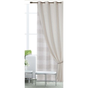 Tenda a pannello beige t.b.t. con occhielli e drappeggio raccolto davanti alla finestra.