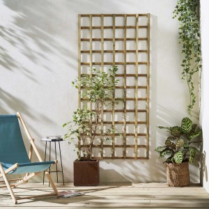 Grigliato in legno per giardino, parte di una serie di recinzioni da giardino.