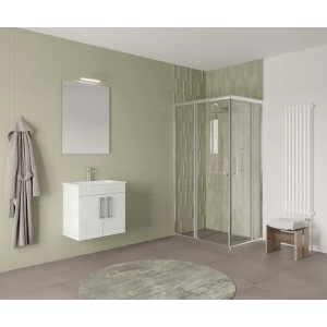 Set bagno moderno con mobile lavabo, specchio e doccia. Arredo bagno per un design elegante.