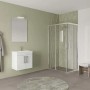 Set bagno moderno con mobile lavabo, specchio e doccia. Arredo bagno per un design elegante.