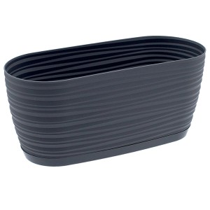 Vaso per piante t.b.t. grigio, oblungo con texture a coste orizzontali.