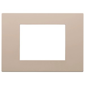 Placca t.b.t. beige per interruttori e prese.