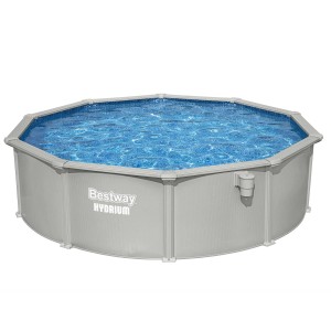 Piscina Bestway Hydrium, piscina fuori terra con parete in acciaio grigia, riempita d'acqua.
