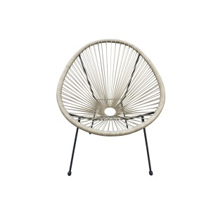 Sedia da giardino t.b.t. con seduta beige e struttura nera.