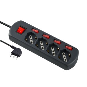 Multipresa t.b.t. nera con quattro interruttori e spina.