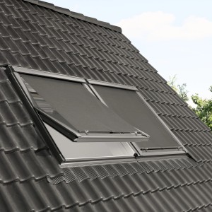 Tenda parasole Velux MHL CK00 5060 su finestra per tetto, esterna, per la riduzione del calore.